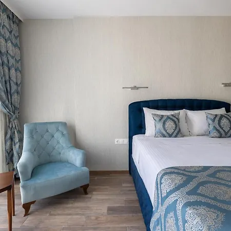 Helena B セインツ・コンスタンティン＆ヘレナ